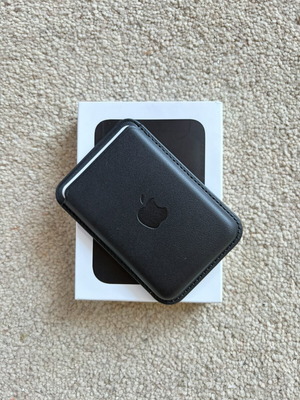 MagSafe Wallet like new