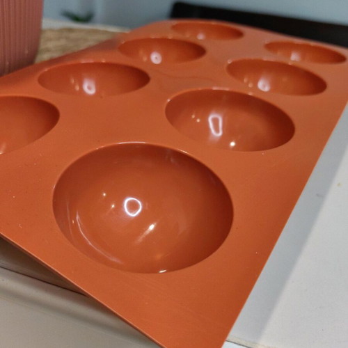 Silicone mold with 8 half-sphere cavities new