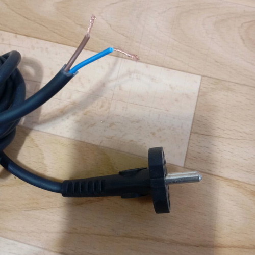 Electric wire 7 meters with plug used, 2000 watt load capacity