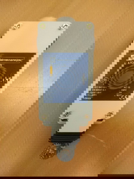 Telemecanique Sensors XY2-CH διακόπτη ασφαλείας με συρματόσχοινο
