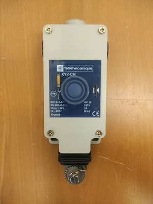 Telemecanique Sensors XY2-CH safety switch with cable pull new