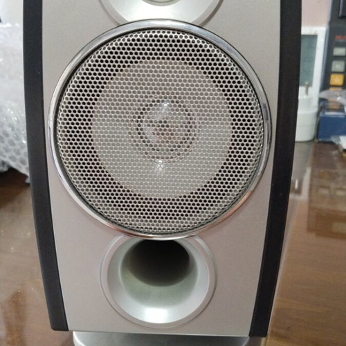 SANYO bookshelf speakers 2x12.5W RMS