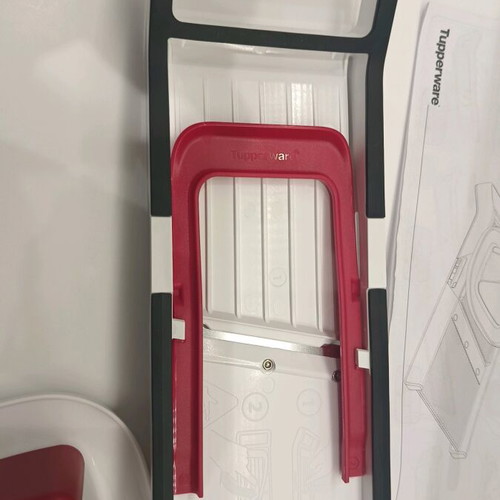 Tupperware cutting tool new with three settings