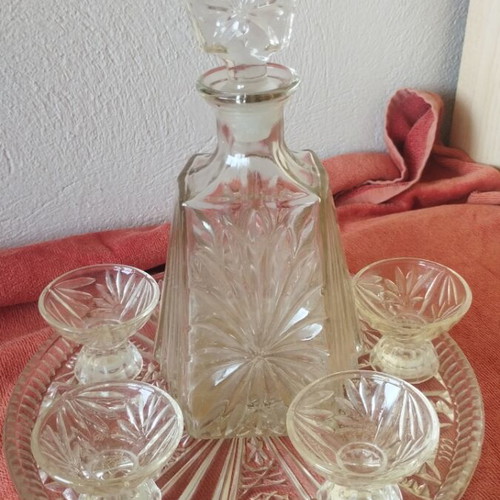 Vintage liqueur set with carafe, five glasses and tray, like new