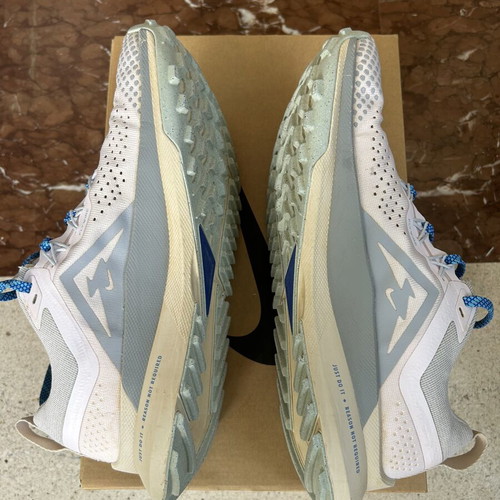 Nike React Pegasus Trail 4 sneakers like new, size 42, white and blue