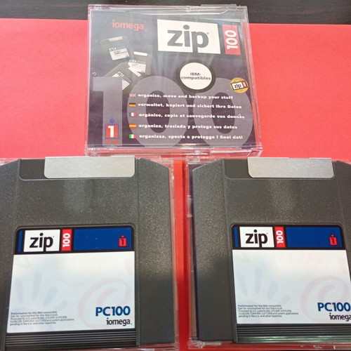 Iomega Zip 100MB disks used, pack of 2 with cases