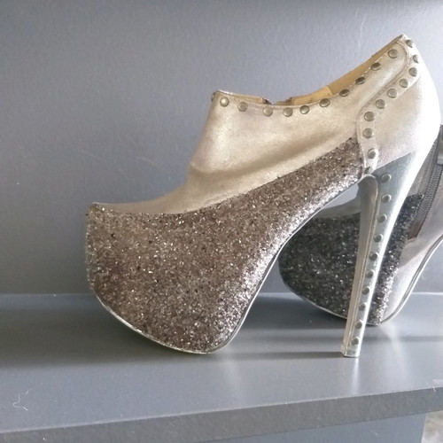 Silver ankle boots like new with inner platform and studs