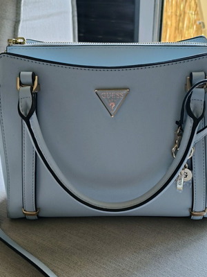 Τσάντα Guess καινούργια σε απαλό χρώμα