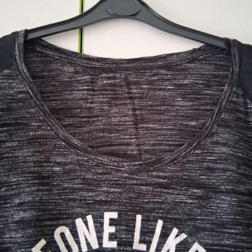 Short-sleeve t-shirt like new, size L, black and white
