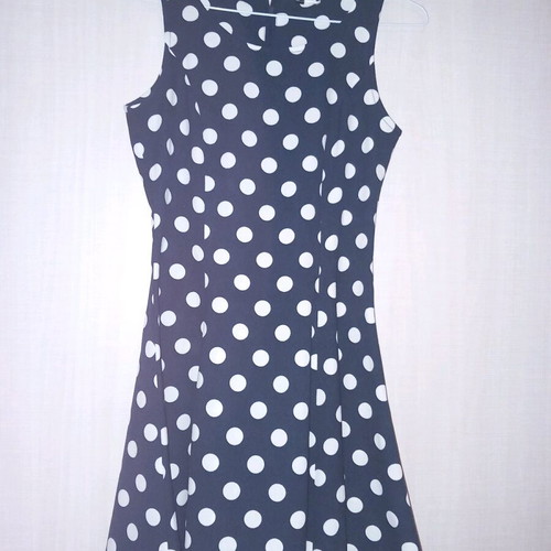 Dresses like new, pack of 12, size XS