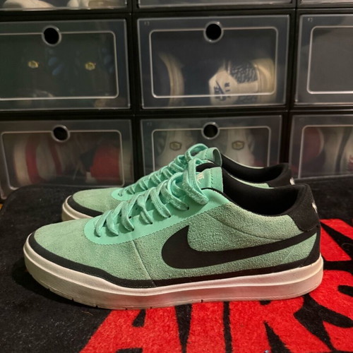 Nike SB Bruin Hyperfeel athletic shoes like new, turquoise, size 42 with box