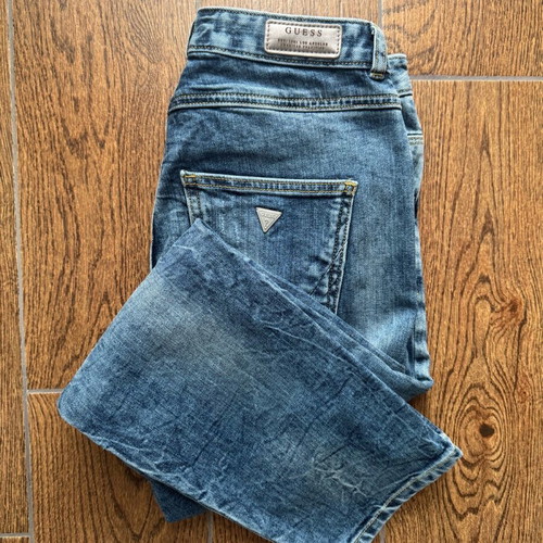 Cropped Guess jeans with decorative beads like new, size 25