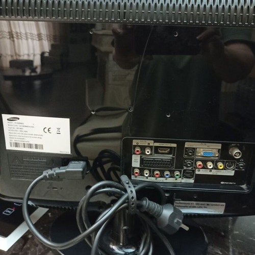 Samsung TV used, model LE 19R86BD with Power Plus remote