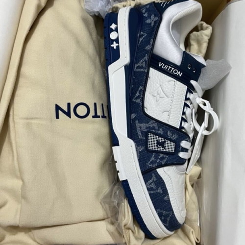 Louis Vuitton trainers blue and white sneakers like new, size 43