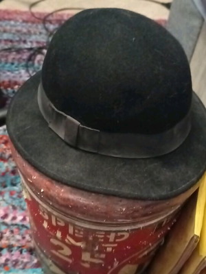 Women's hat like new, black, size L