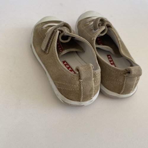 Prada children's suede sneakers used, size 26, beige