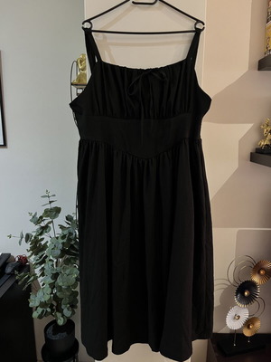 Shein black summer midi/maxi dress like new, smocked detail
