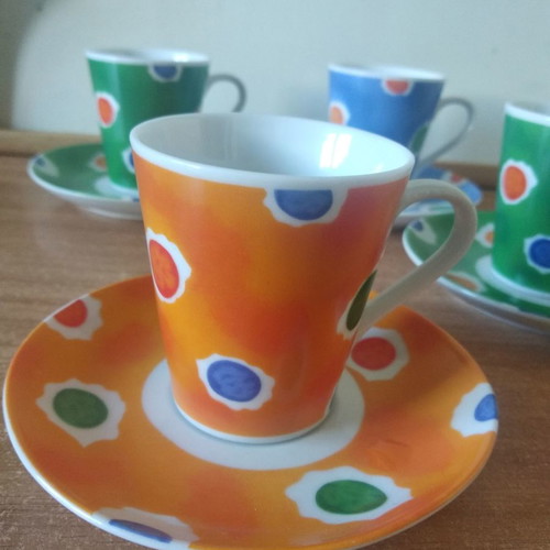 Set of 5 cups with base