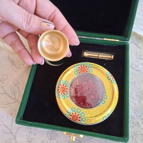 Authentic Persian Saffron Gift Set new, decorative plate and brass mortar