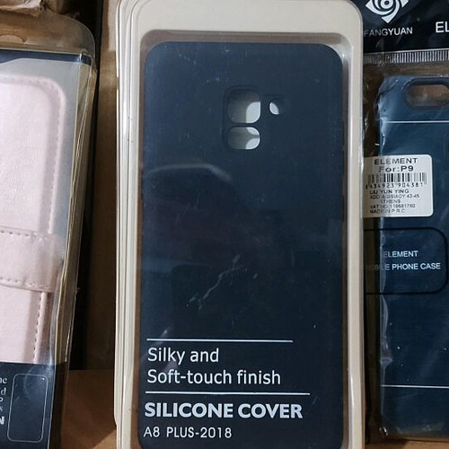 Mobile phone cases new, pack of 18 with protective glass