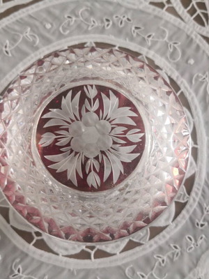 Porcelain fondue pot used, diameter 13 cm, height 7 cm