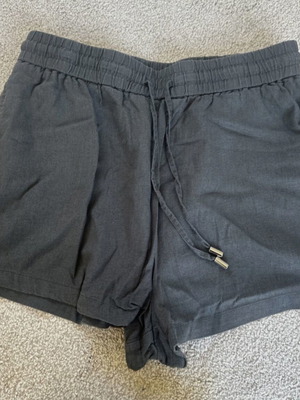 Zara Ladies Cream and Grey Linen Shorts Size Large like new