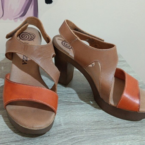 Ragazza Leather Anatomical Sandals Size 37 like new