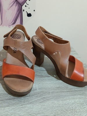 Ragazza Leather Anatomical Sandals Size 37 like new