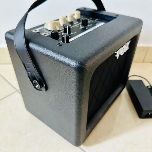 Vox Mini 3 G2 Guitar Amplifier like new, portable with effects