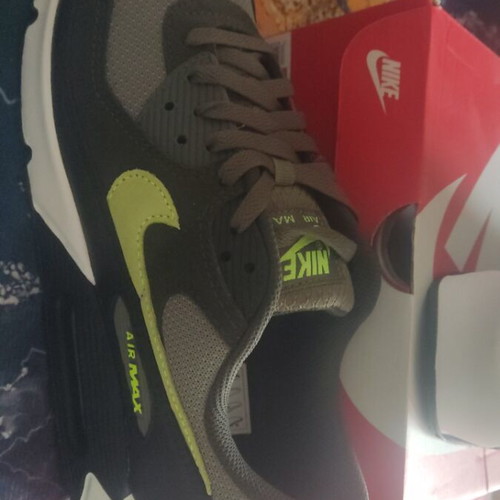 Nike Air Max 90 Medium Olive size 46 new