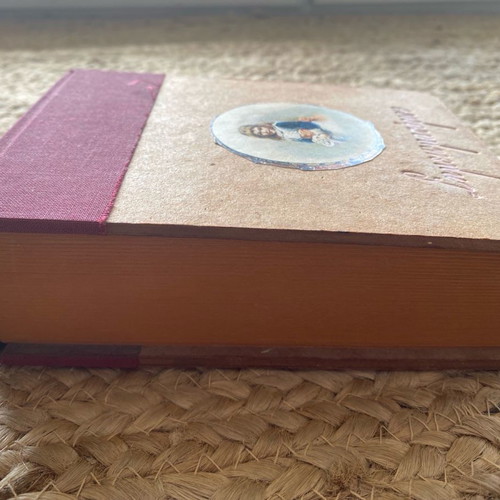 Vintage notepad with special paper and binding