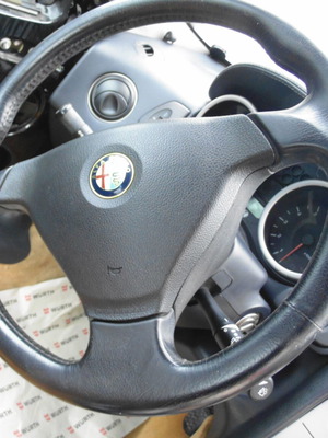 Γνήσιο δερμάτινο τιμόνι με αερόσακο για GTV Twin Spark 2.0 2002 σειρά 916 σαν καινούργιο