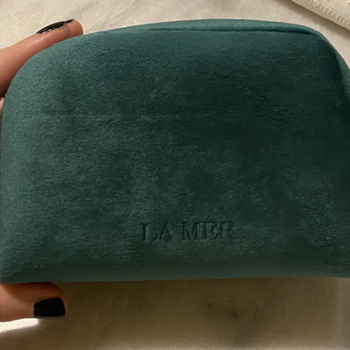 La Mer limited edition Emerald velvet makeup pouch