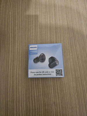Philips 2000 headphones closed new with USB-C charging