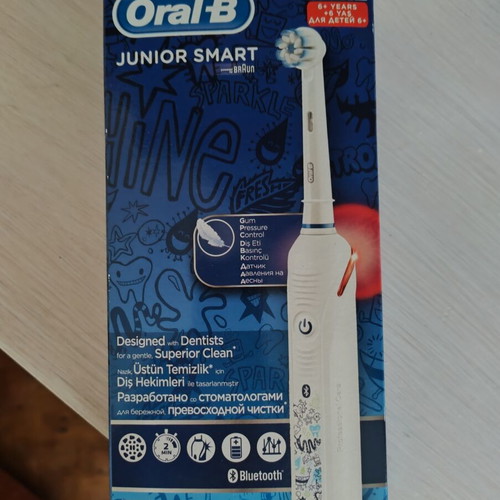 Oral-B Junior Smart 6+ electric toothbrush like new