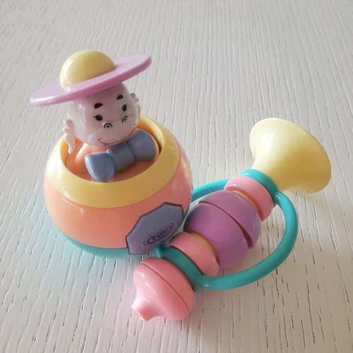 Baby toys ball and horn like new in pastel colors