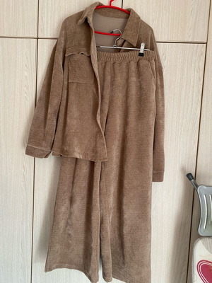 Corduroy set shirt and pants like new, one size
