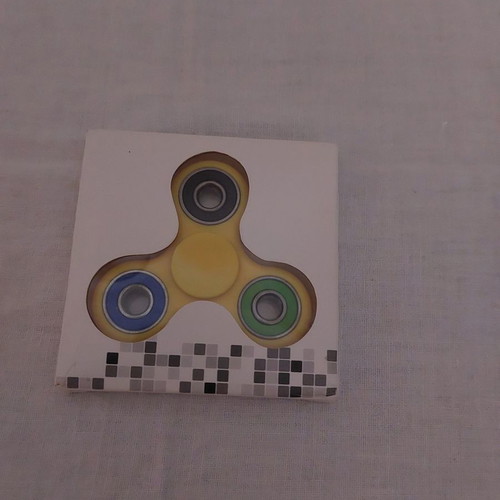 Spinner in yellow color new