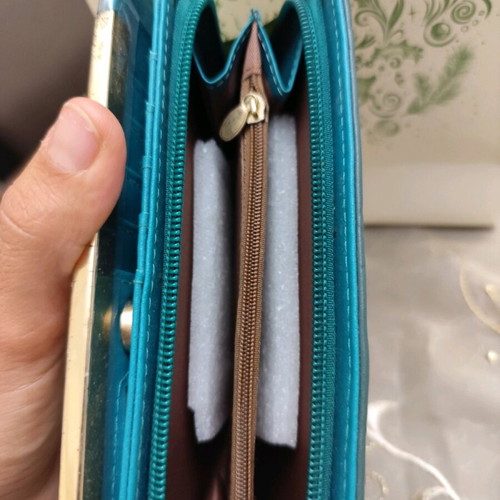 Fragola wallet new, green with signs of wear