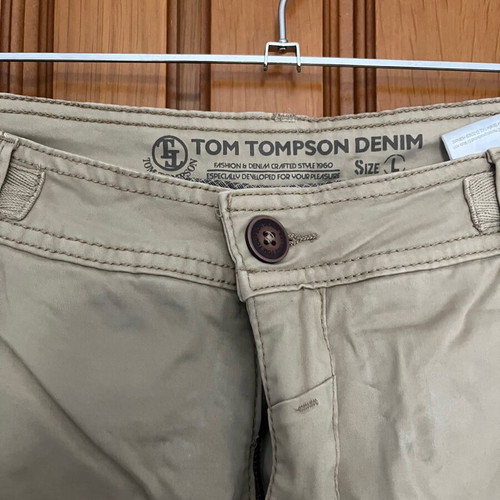 Tom Tompson Vermoyda beige shorts, size L