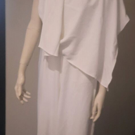Women's jumpsuit like new, white, one-shoulder, size M