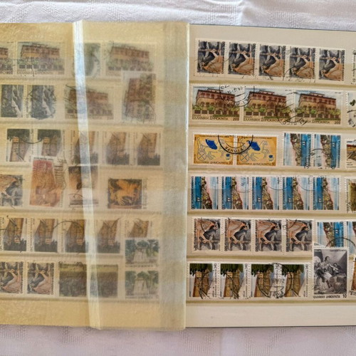 Stamp album collection like new, approx. 642 Greek sealed stamps 1980-1990