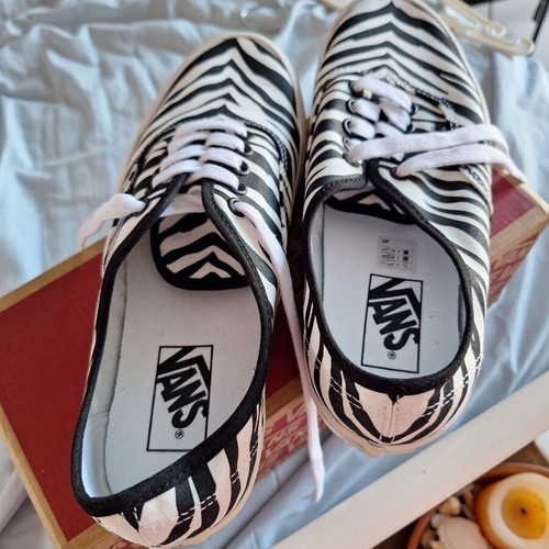 Vans women's sneakers size 40 black and white