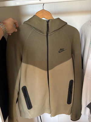 Nike Tech Fleece jacket used, brown and green, size M