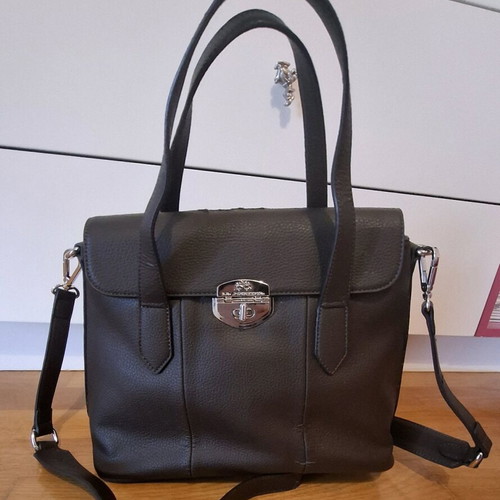 La Martina brown shoulder bag like new with storage pouch gift