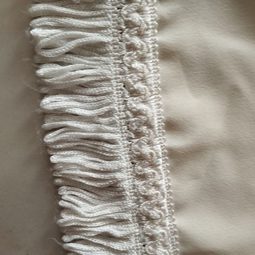 Round embroidered tablecloth 140 cm used with fringes