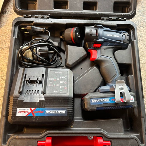 18 Volt screwdriver used with case, gearbox needs replacement
