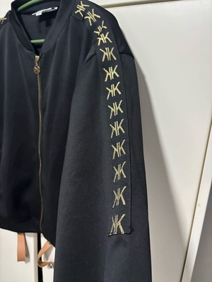 Kendall + Kylie ζακέτα φόρμας μαύρη με χρυσές λεπτομέρειες, μέγεθος M, σαν καινούργια