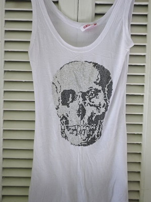 Kontatto white women's sleeveless top used with rhinestone skull design