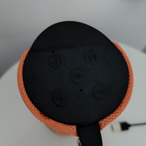 Portable Bluetooth speaker like new with USB and memory card